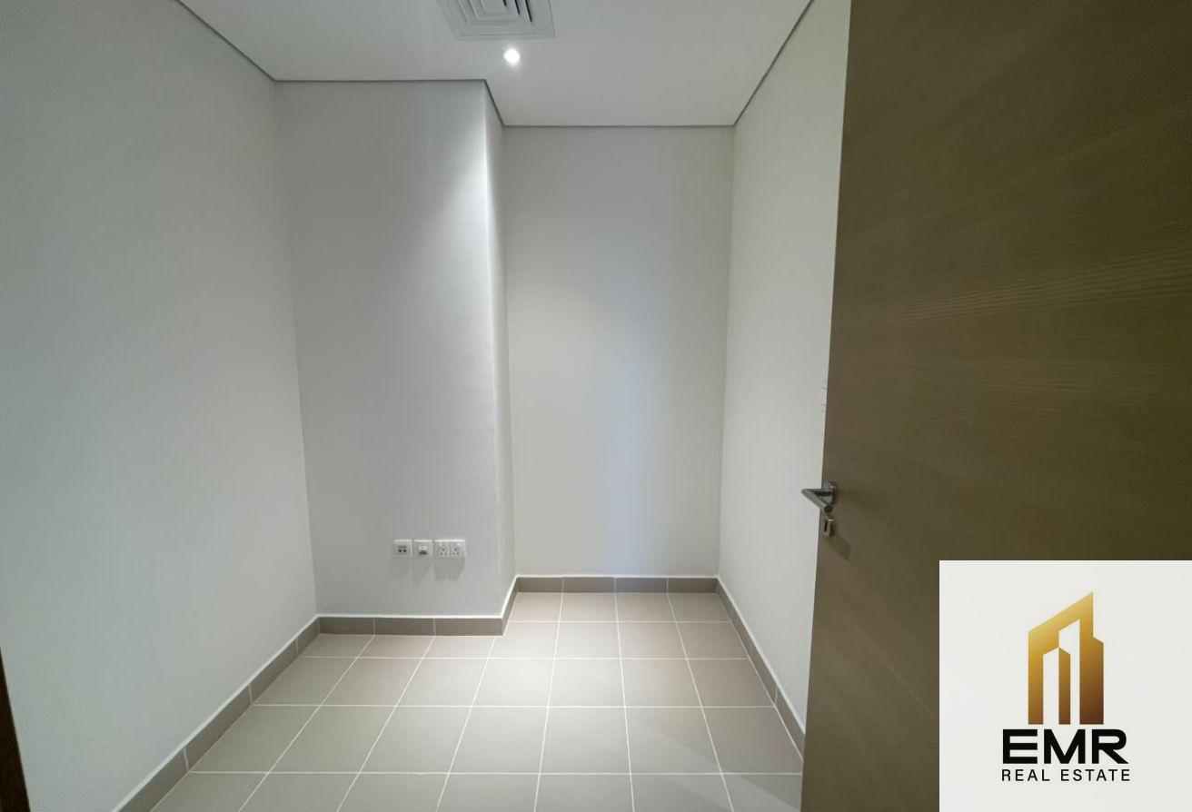 Luxury High-Floor 3BR in Business Bay photo 8