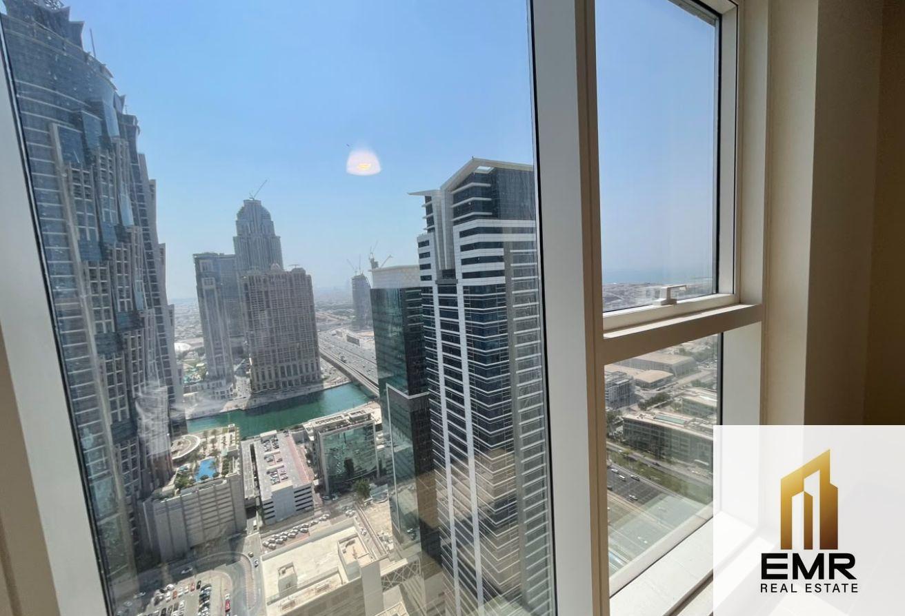 Luxury High-Floor 3BR in Business Bay photo 9