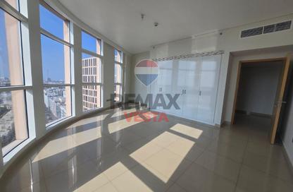 Apartment - 4 Bedrooms - 4 Bathrooms for rent in United Square - Al Khalidiya - Abu Dhabi