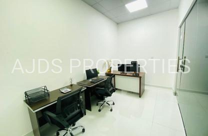 Office Space - Studio - 1 Bathroom for rent in Red Avenue - Al Garhoud - Dubai