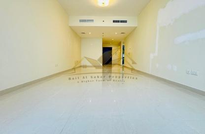 Apartment - 3 Bedrooms - 5 Bathrooms for rent in Sheikh Zayed Road - Dubai