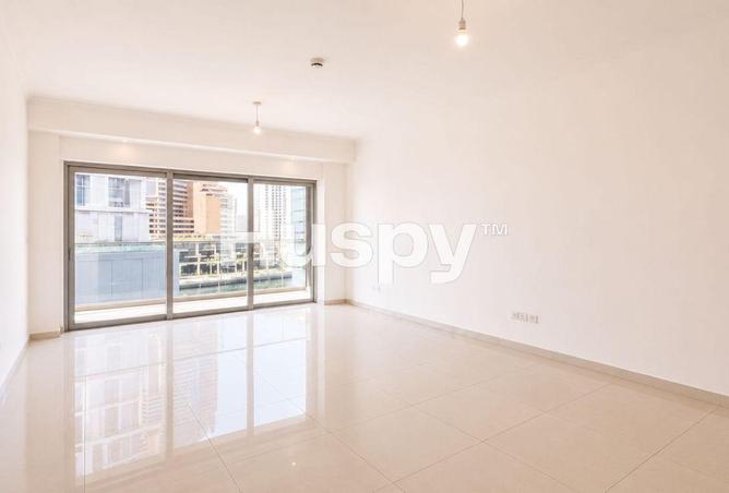1-bed apartment in Damac Heights · Vacant · Marina view — photo 2