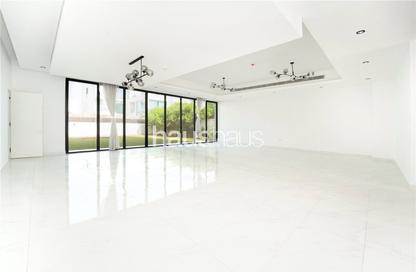 Villa - 5 - 6 for sale in District 6 - Jumeirah Park - Dubai Villa - 5 - 6 for sale in District 6 - Jumeirah Park - Dubai