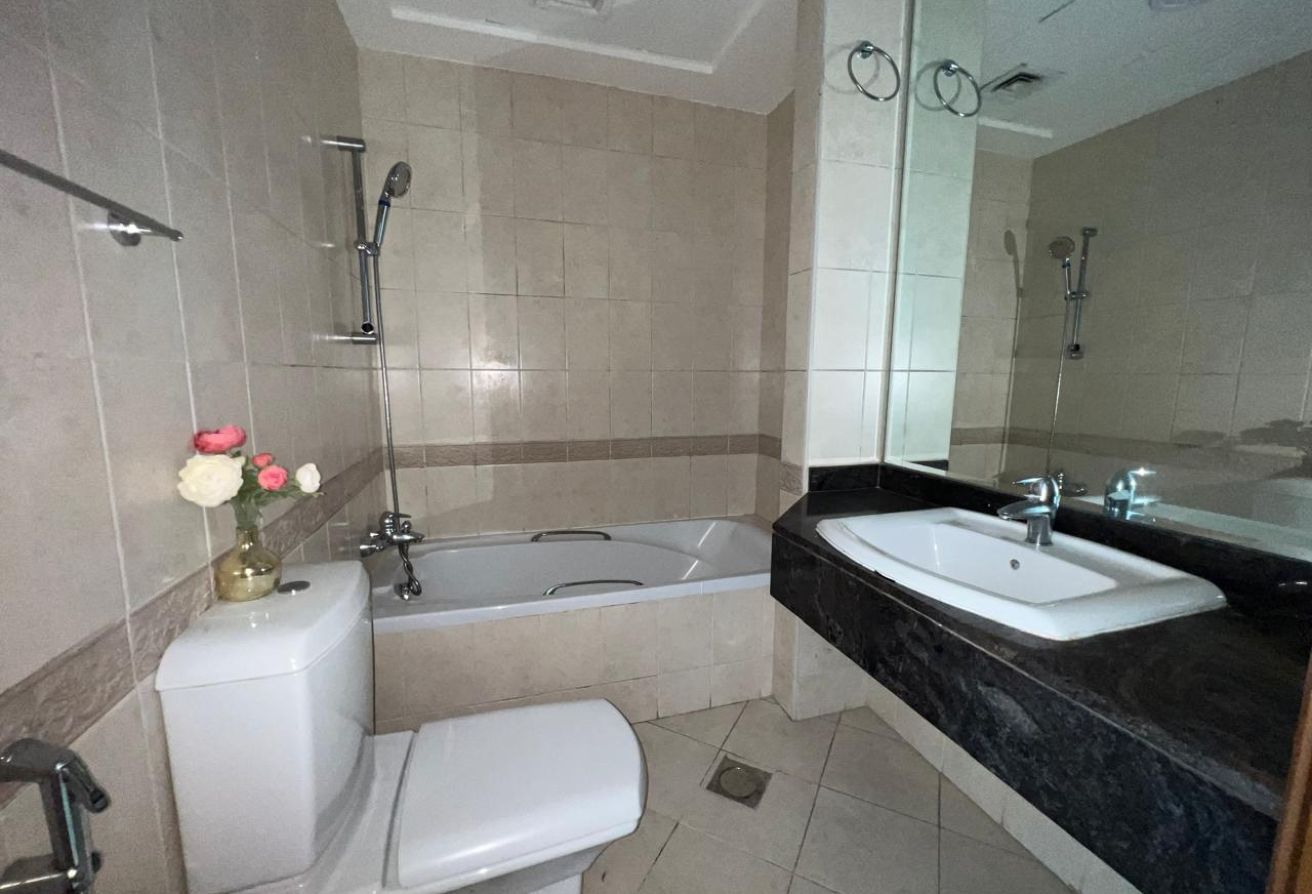 Opposite DMCC Metro - Spacious Unit - Vacant — image 13