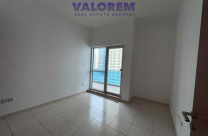 Apartment - 2 - 3 for rent in Cascades Tower - Dubai Marina - Dubai