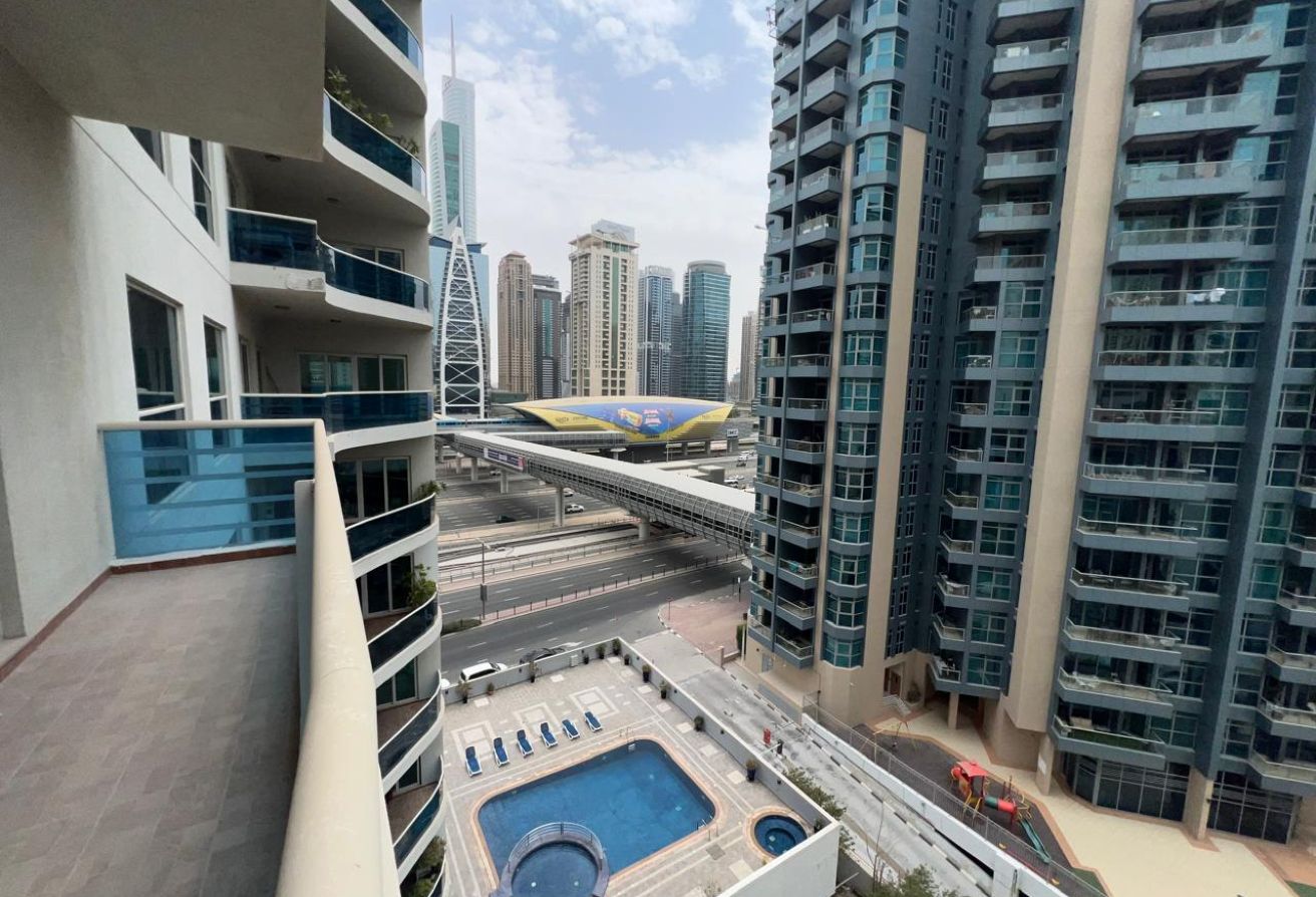 Opposite DMCC Metro - Spacious Unit - Vacant — image 14