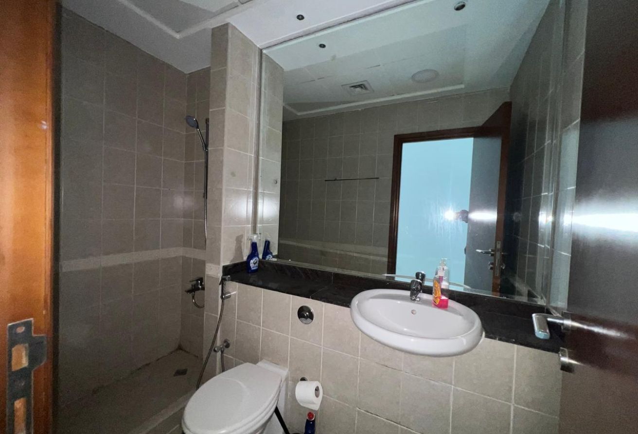 Opposite DMCC Metro - Spacious Unit - Vacant — image 12
