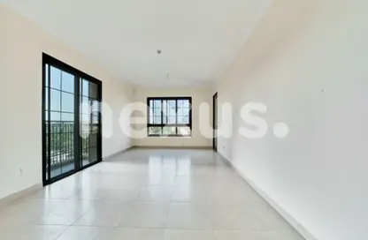 شقة - 3 غرف نوم - 5 حمامات للايجار في قمر 1 - مدينة بدر - المحيصنة - دبي