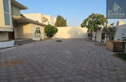 Villa - 5 Bedrooms - 6 Bathrooms for rent in Al Barsha 3 - Al Barsha - Dubai