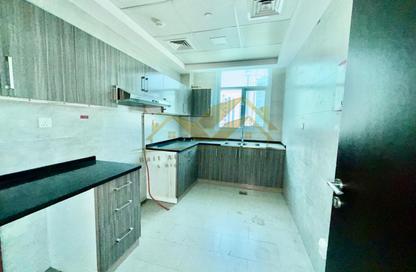 Apartment - 2 - 3 for rent in Meral Building - Jumeirah Garden City - Al Satwa - Dubai