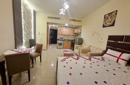 Apartment - Studio - 1 Bathroom for rent in Al Majaz 3 - Al Majaz - Sharjah Apartment - Studio - 1 Bathroom for rent in Al Majaz 3 - Al Majaz - Sharjah