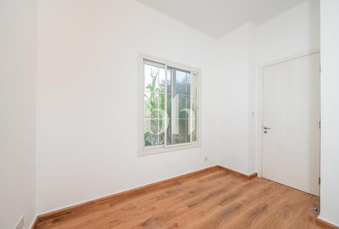 3-bed townhouse in Springs 3 · Unfurnished — photo 4