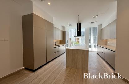 Villa - 4 Bedrooms - 5 Bathrooms for rent in Ixora - Al Barari - Dubai