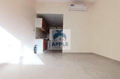 Apartment - Studio - 1 Bathroom for rent in Muwaileh 3 Building - Muwaileh - Sharjah