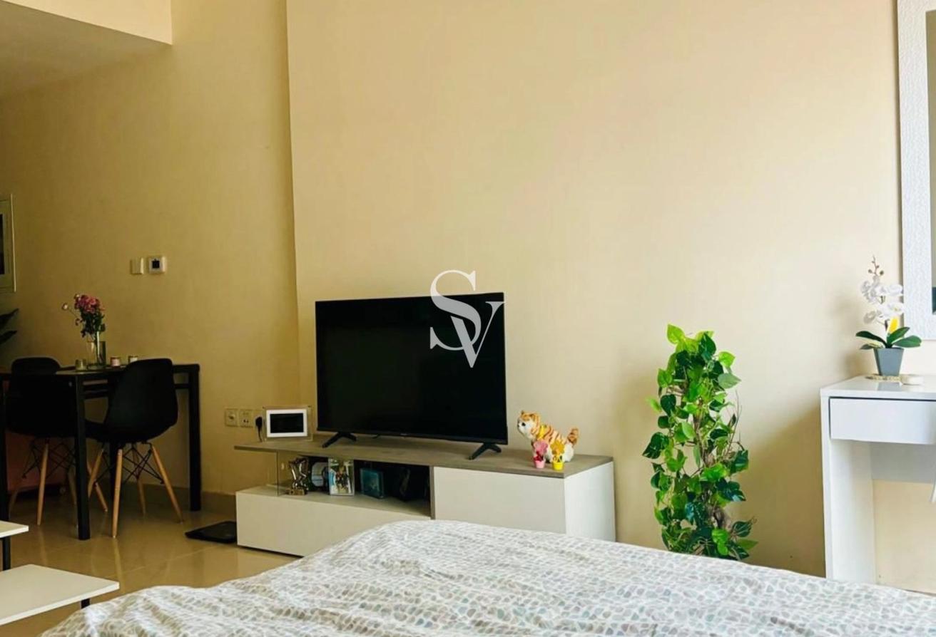12 Cheques l Vacant l Furnishing Option Available photo 7