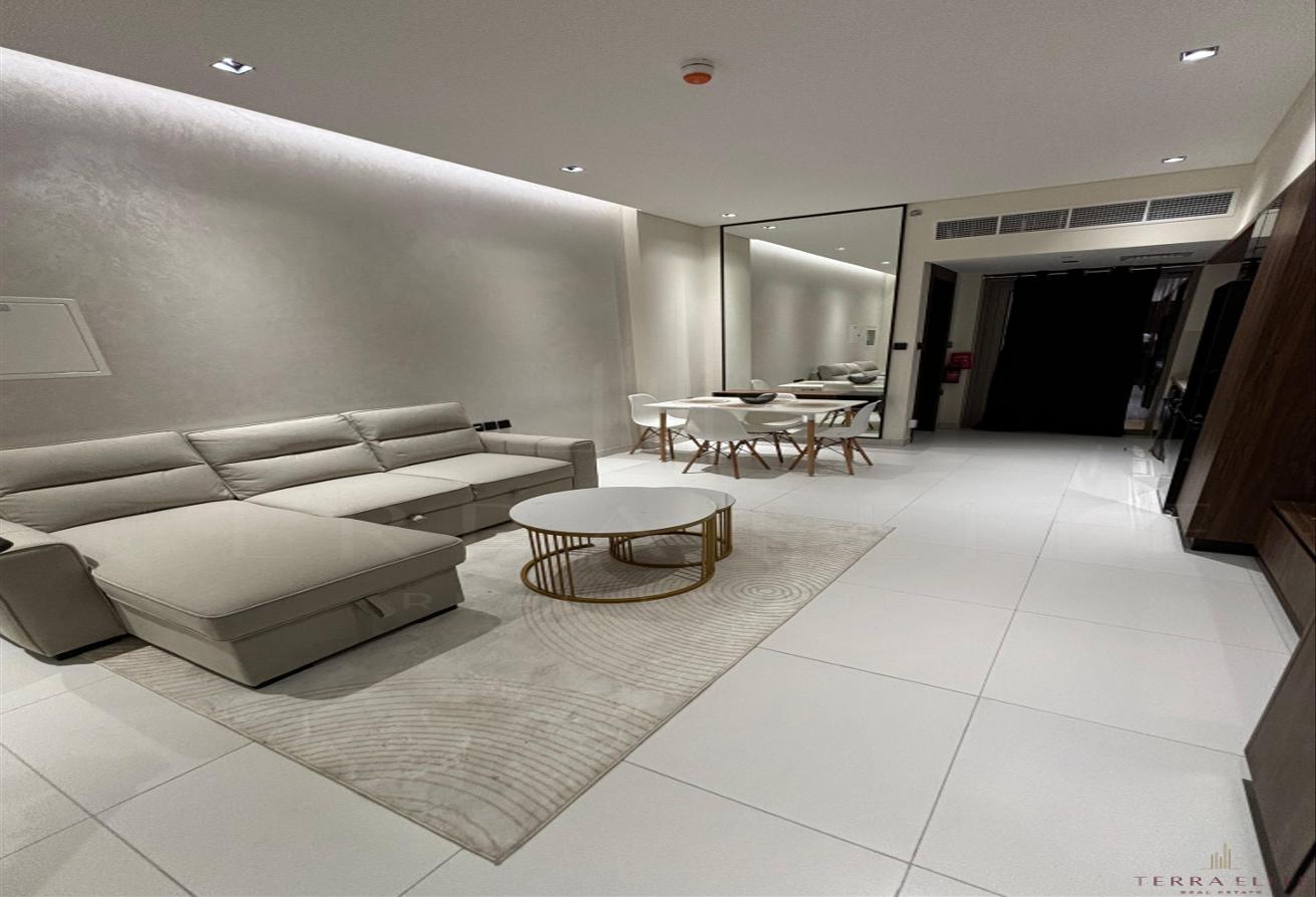Chic & Cozy Fully Furnished Studio photo 2