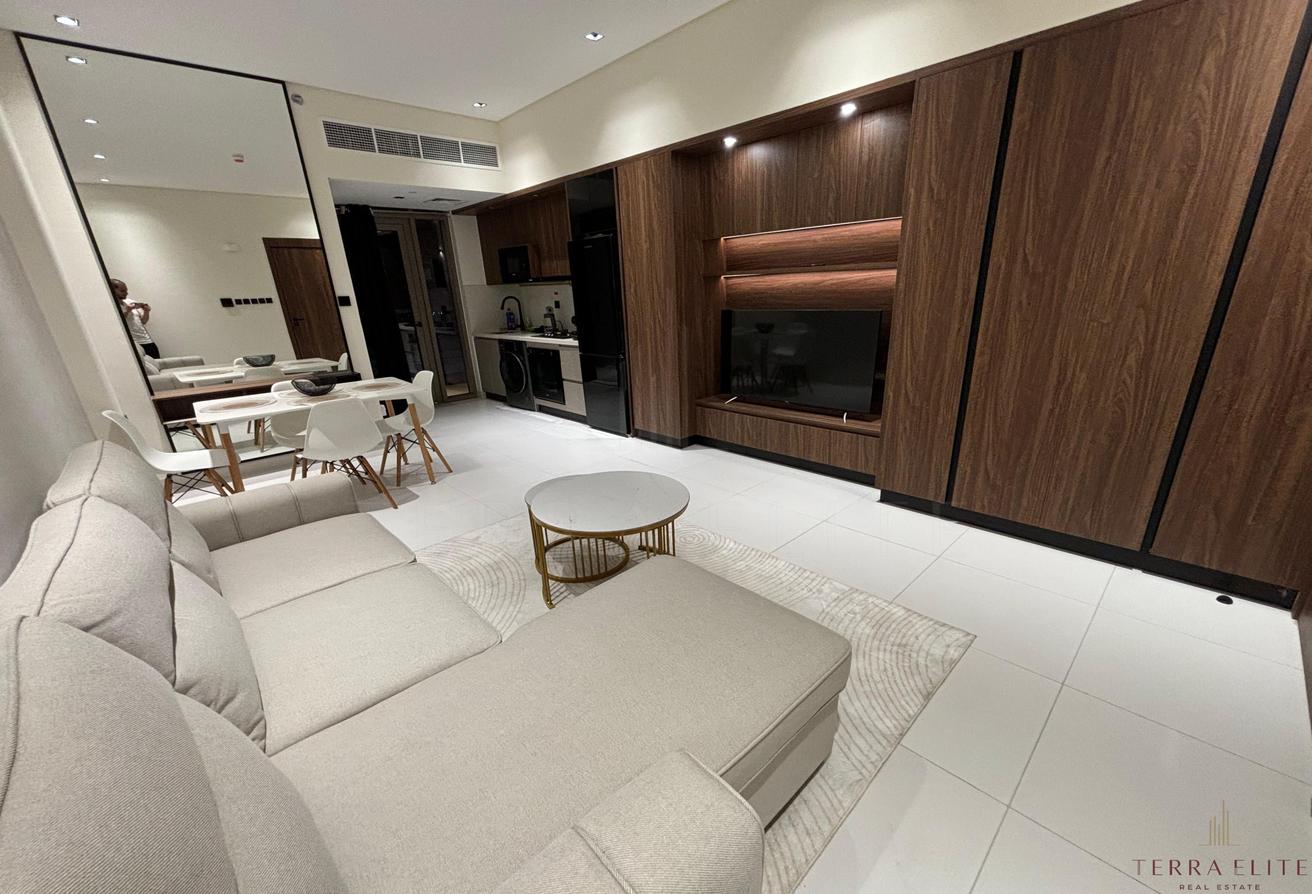 Chic & Cozy Fully Furnished Studio photo 3