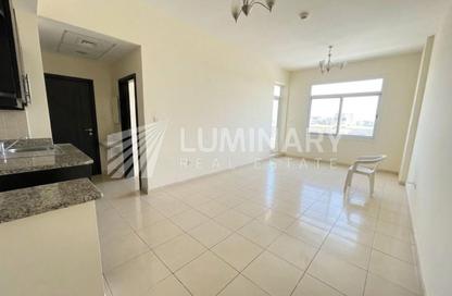 Apartment - 1 - 1 for rent in Mazaya 25 - Queue Point - Liwan - Dubai