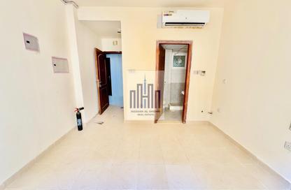 Apartment - Studio - 1 Bathroom for rent in Muwaileh - Sharjah Apartment - Studio - 1 Bathroom for rent in Muwaileh - Sharjah