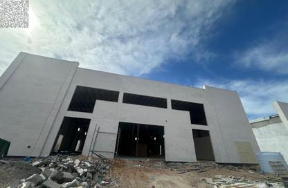 Warehouse - Studio - 2 Bathrooms for rent in Umm Al Thuoob - Umm Al Quwain