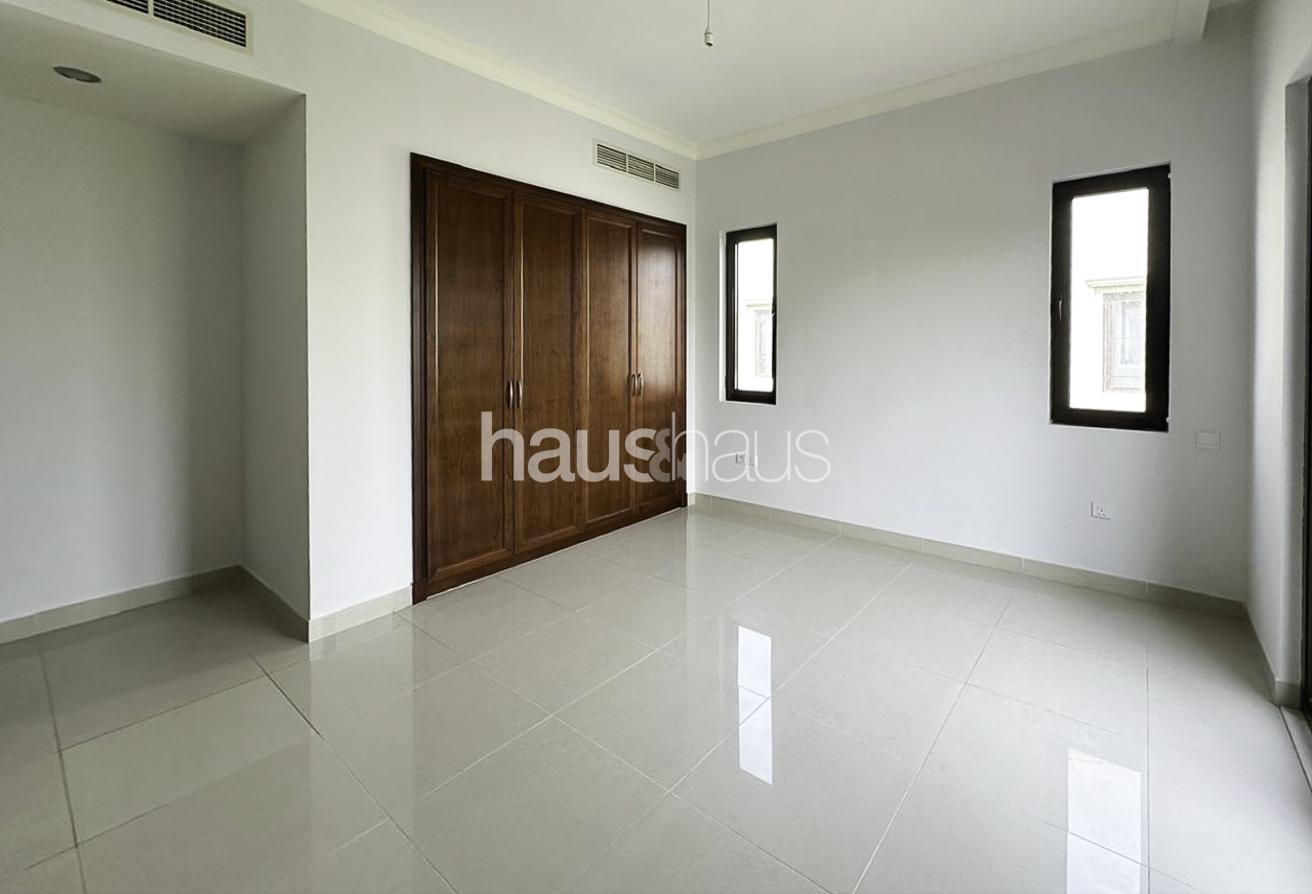 Type 1 | High Ceilings | Vacant Now photo 11