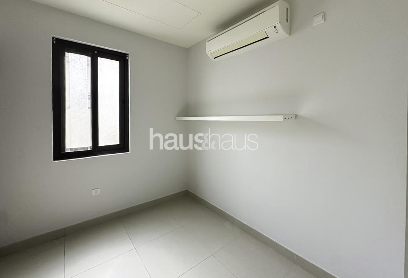 Type 1 | High Ceilings | Vacant Now photo 18