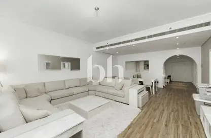 شقة - 2 غرف نوم - 2 حمامات للايجار في الخضراوي - مساكن شور لاين - نخلة جميرا - دبي