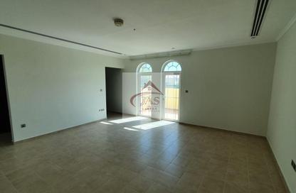 Villa - 4 Bedrooms - 5 Bathrooms for rent in District 4 - Jumeirah Park - Dubai Villa - 4 Bedrooms - 5 Bathrooms for rent in District 4 - Jumeirah Park - Dubai
