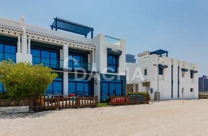 Villa - 5 Bedrooms - 6 Bathrooms for rent in Palma Residences - Palm Jumeirah - Dubai
