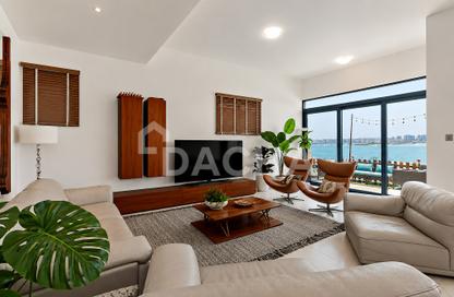 Villa - 5 Bedrooms - 6 Bathrooms for rent in Palma Residences - Palm Jumeirah - Dubai