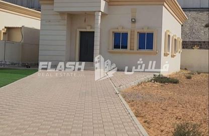 Villa - 2 Bedrooms - 3 Bathrooms for rent in Al Kharran - Ras Al Khaimah