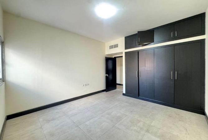 122000331 - Property Image 3