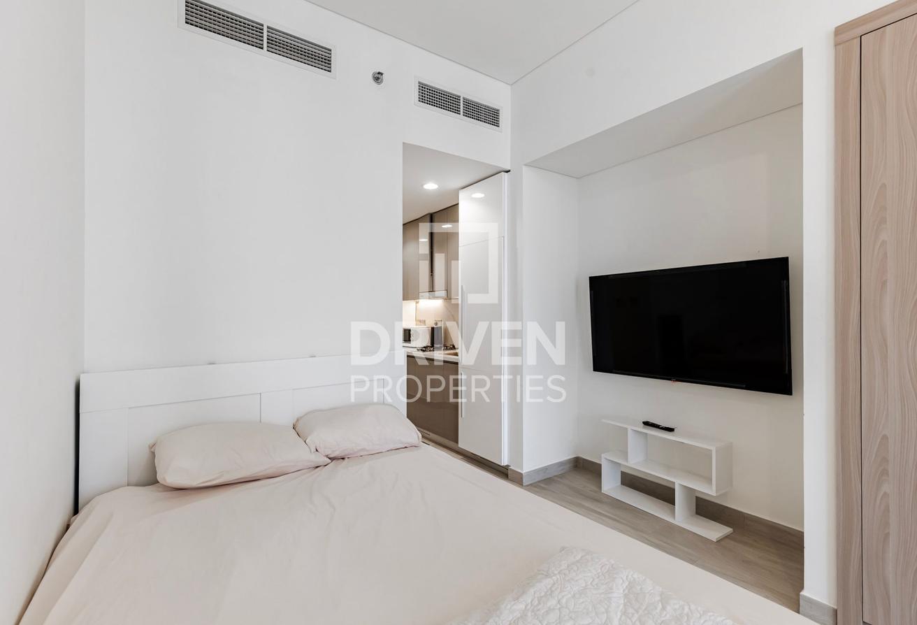 Ready to Move in | Furnished | Pool View photo 4