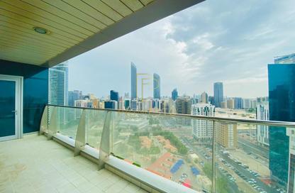 Apartment - 4 - 5 for rent in Baynuna Tower 2 - Corniche Road - Abu Dhabi