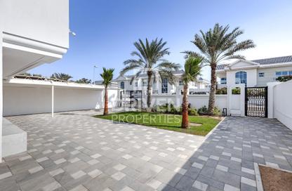 Villa - 5 Bedrooms - 5 Bathrooms for rent in Jumeirah 1 Villas - Jumeirah 1 - Jumeirah - Dubai
