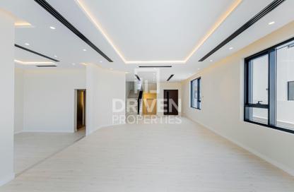 Villa - 5 Bedrooms - 5 Bathrooms for rent in Jumeirah 1 Villas - Jumeirah 1 - Jumeirah - Dubai