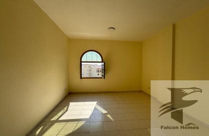 Apartment - 1 Bedroom - 2 Bathrooms for rent in Building T04 - Spain Cluster - International City - Dubai Apartment - 1 Bedroom - 2 Bathrooms for rent in Building T04 - Spain Cluster - International City - Dubai