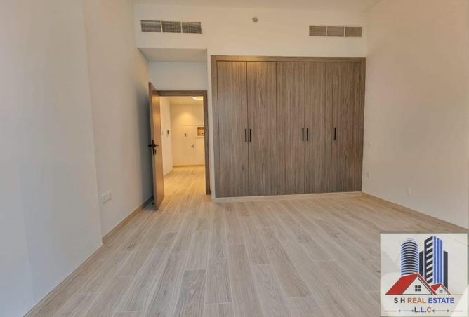 OPEN VIEW 3 BEDROOM HALL AND BIG BALCONY ONLY 115K photo 3