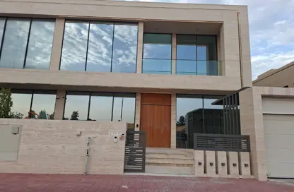 Villa - 6 Bedrooms - 7+ Bathrooms for rent in Jumeirah - Dubai