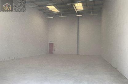 Warehouse - Studio - 1 Bathroom for rent in Umm Al Thuoob - Umm Al Quwain