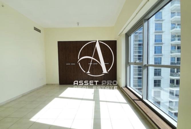 Spacious 3br | Open View | Corner Apt photo 2