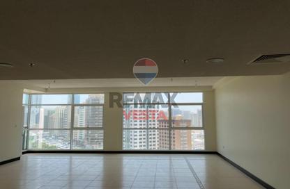 Apartment - 4 Bedrooms - 4 Bathrooms for rent in Baynuna Tower 2 - Corniche Road - Abu Dhabi Apartment - 4 Bedrooms - 4 Bathrooms for rent in Baynuna Tower 2 - Corniche Road - Abu Dhabi