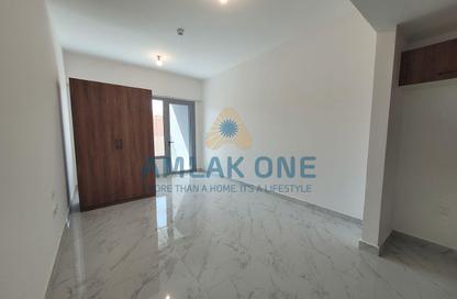 Apartment - Studio - 1 Bathroom for rent in Oasis Residences - Masdar City - Abu Dhabi