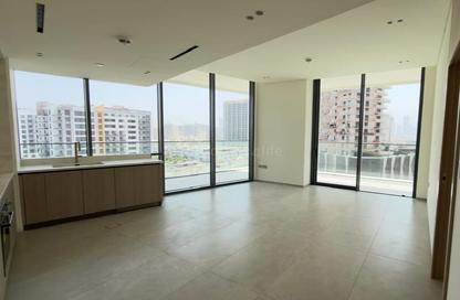 Apartment - 1 - 1 for sale in Binghatti Pinnacle - Dubai Healthcare City 2 - Al Jaddaf - Dubai
