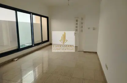 شقة - 2 غرف نوم - 2 حمامات للايجار في شارع المطار - أبوظبي