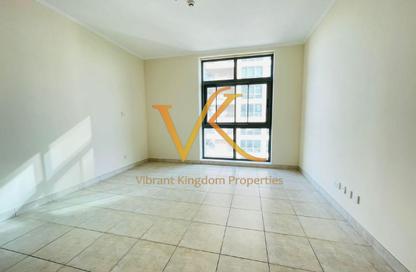 Apartment - 2 Bedrooms - 2 Bathrooms for rent in The Links East Tower - The Links - The Views - Dubai