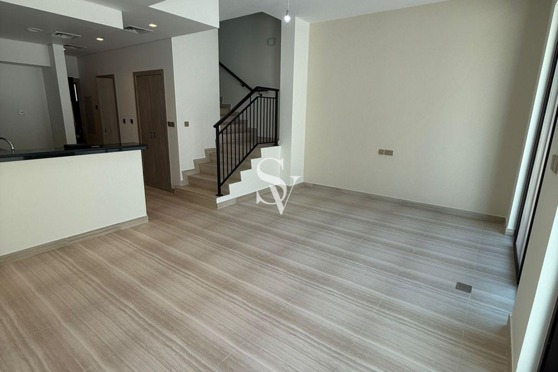 Landscaped | Unfurnished | Community View