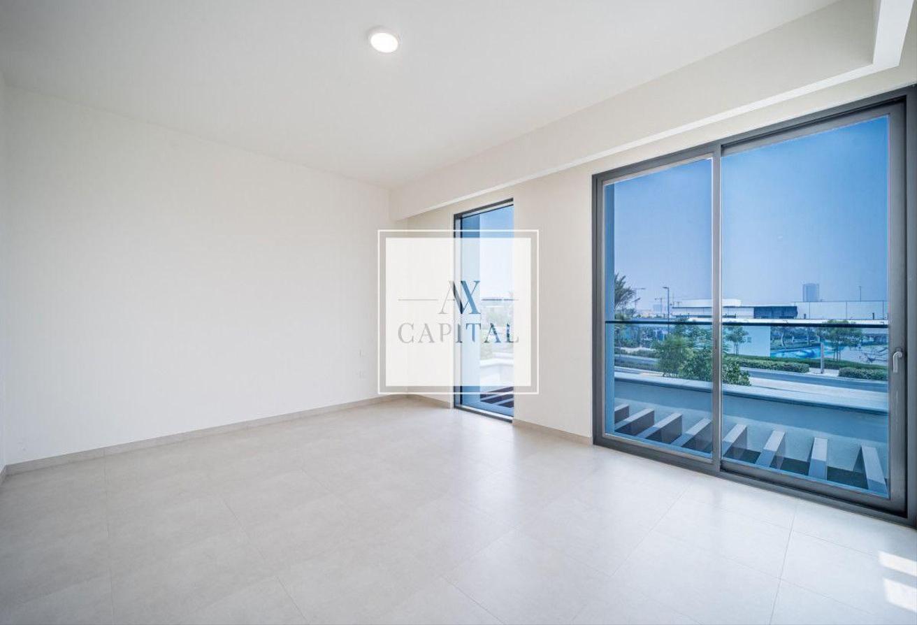 Spacious 4BR Townhouse | Vacant and Luxurious photo 5