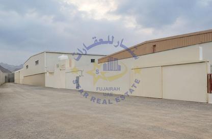 Warehouse - Studio - 6 Bathrooms for sale in Al Hayl - Fujairah