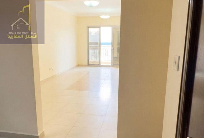 2 BR Apartment in Al Majaz with Landmark View